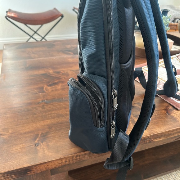 Tumi Backpack - Picture 3 of 6